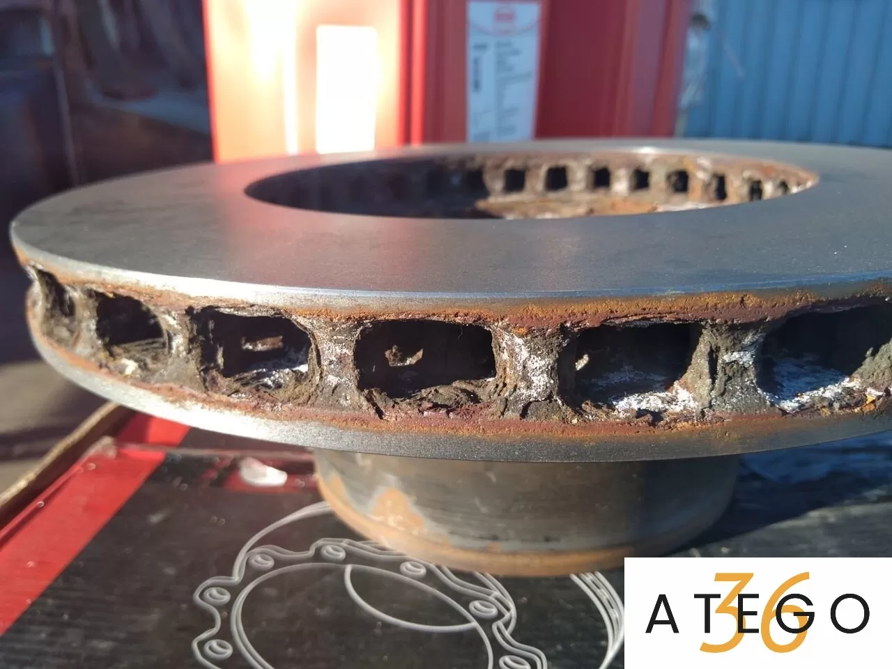 Диск тормозной передний Мерседес Атего 12 серии