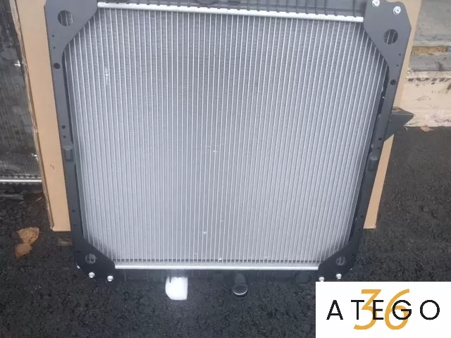 Радиатор охлаждения Mercedes OM366LA Nissens — новый, оригинал