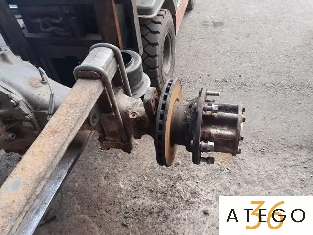 Задний мост Мерседес-Бенц-823 в сборе