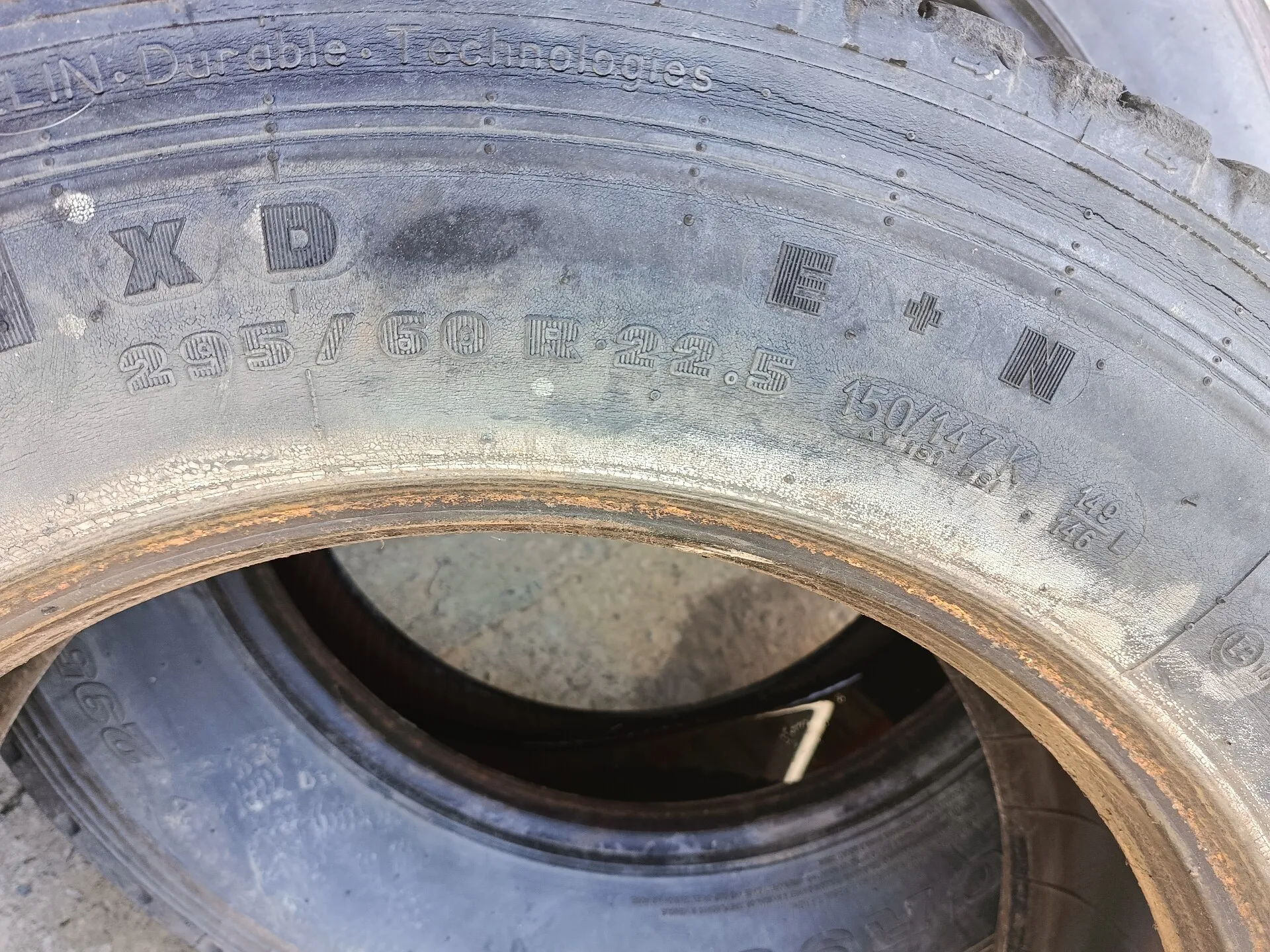 резина 295/60R22,5 MATADOR