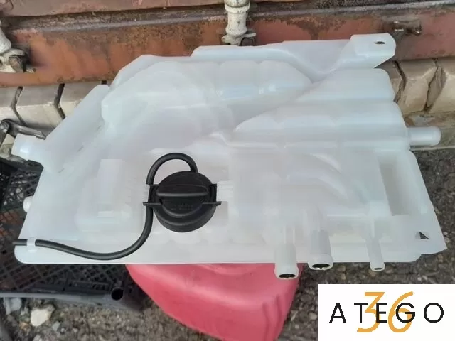 Расширительный бачок радиатора Mercedes Atego