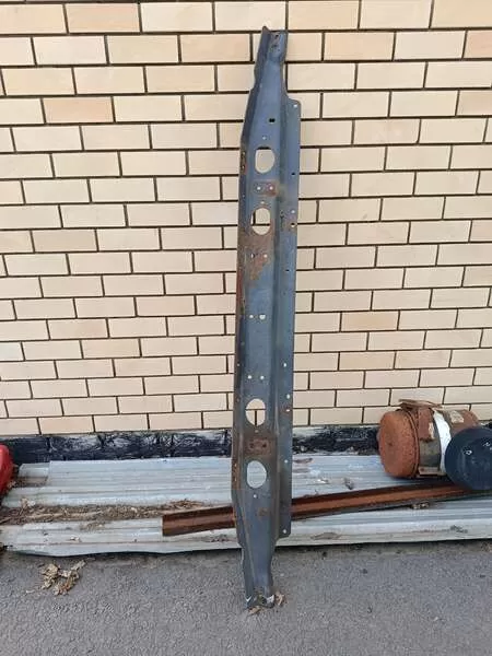 отбойник переднего бампера Мерседес-Бенц Атего