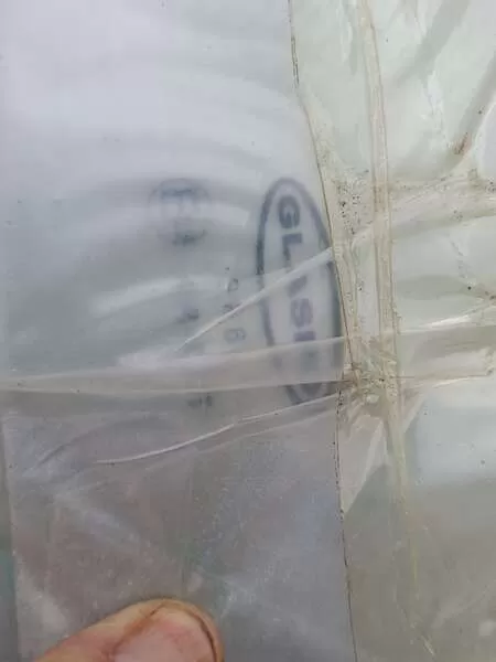 Стекло двери-форточка поворотная  A6737200355