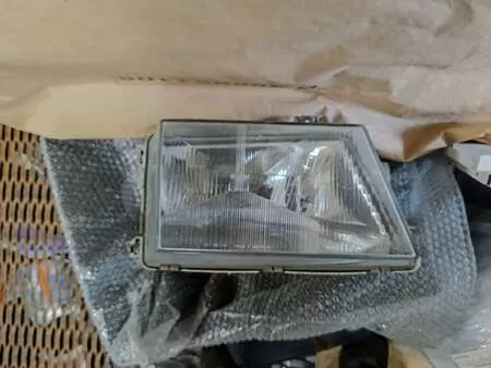 фара правая/левая Mercedes-Benz Vario